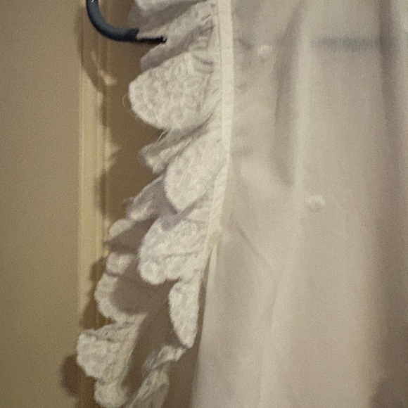 White Ruffled Sleeveless Top - Picture 4 of 5